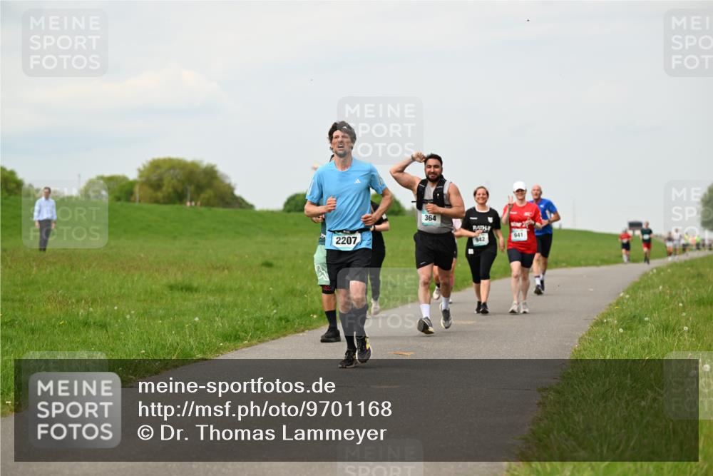 10.05.2026 - 8. Wedeler Halbmarathon Dr. Thomas Lammeyer http://msf.ph/oto/9701168 10.05.2026 11:42:02 Laufen 2207, 364, 941, 942 meine-sportfotos.de