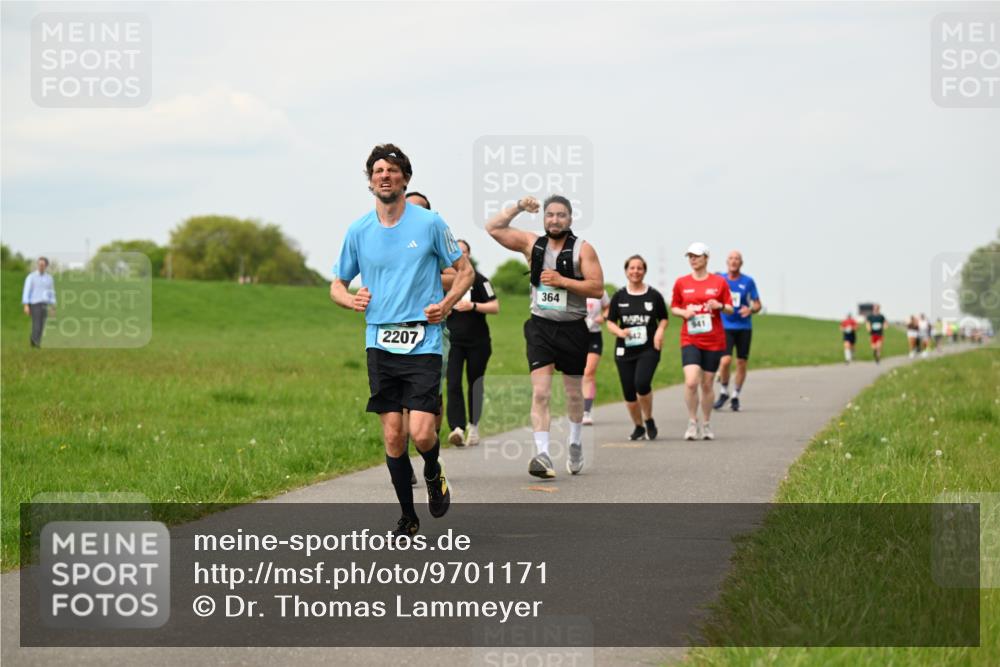 10.05.2026 - 8. Wedeler Halbmarathon Dr. Thomas Lammeyer http://msf.ph/oto/9701171 10.05.2026 11:42:03 Laufen 2207, 364, 941 meine-sportfotos.de