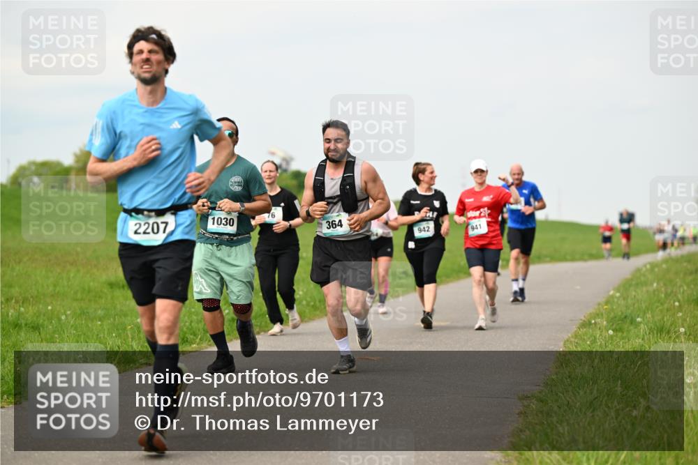 10.05.2026 - 8. Wedeler Halbmarathon Dr. Thomas Lammeyer http://msf.ph/oto/9701173 10.05.2026 11:42:03 Laufen 2207, 1030, 364, 942, 941 meine-sportfotos.de