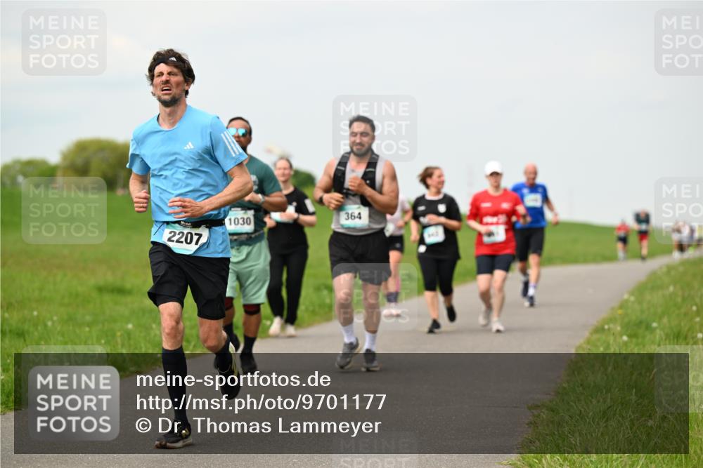 10.05.2026 - 8. Wedeler Halbmarathon Dr. Thomas Lammeyer http://msf.ph/oto/9701177 10.05.2026 11:42:03 Laufen 2207, 1030, 364 meine-sportfotos.de