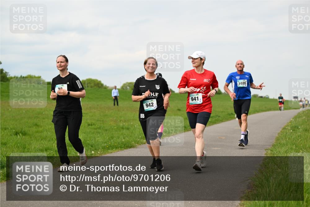 10.05.2026 - 8. Wedeler Halbmarathon Dr. Thomas Lammeyer http://msf.ph/oto/9701206 10.05.2026 11:42:09 Laufen 942, 941, 1020 meine-sportfotos.de