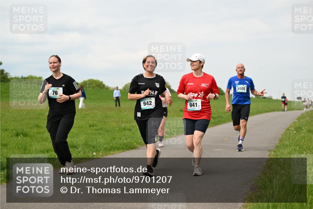 10.05.2026 - 8. Wedeler Halbmarathon Dr. Thomas Lammeyer http://msf.ph/oto/9701207 10.05.2026 11:42:09 Laufen 942, 941, 1020 meine-sportfotos.de