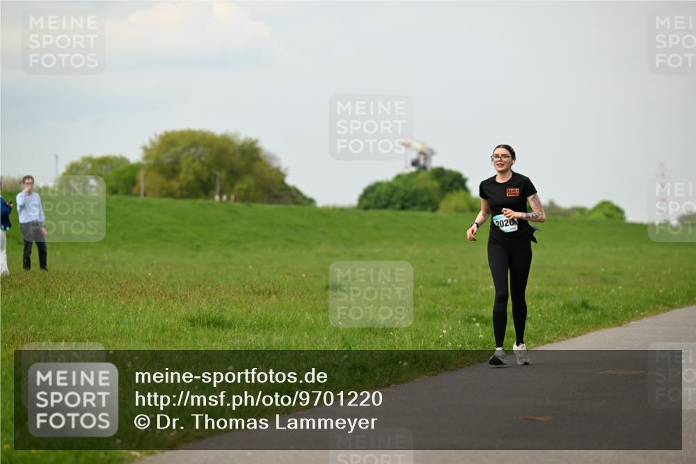 10.05.2026 - 8. Wedeler Halbmarathon Dr. Thomas Lammeyer http://msf.ph/oto/9701220 10.05.2026 11:42:12 Laufen 2026 meine-sportfotos.de