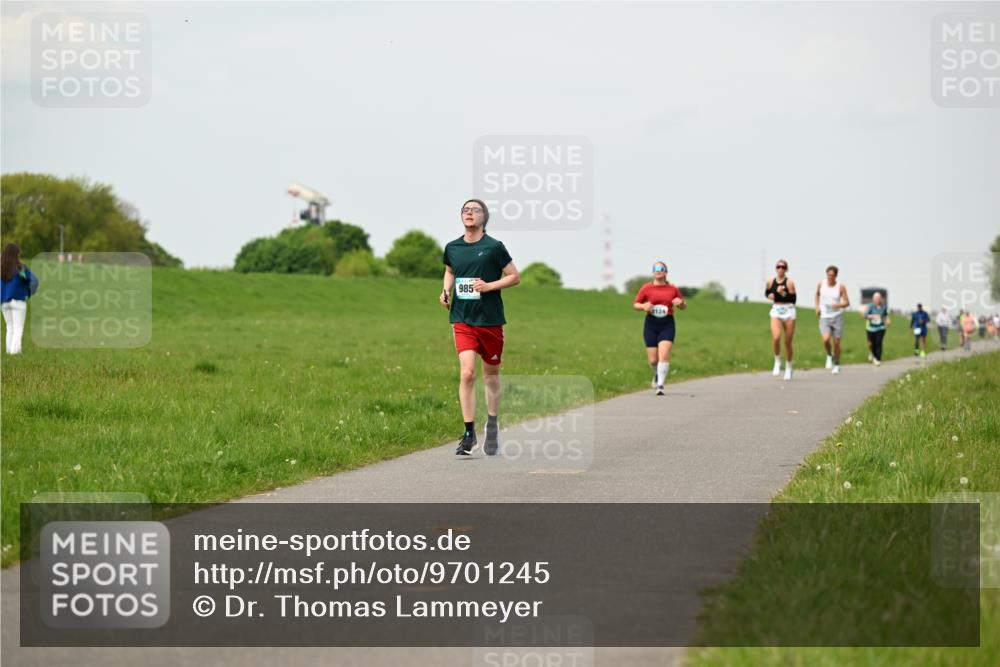10.05.2026 - 8. Wedeler Halbmarathon Dr. Thomas Lammeyer http://msf.ph/oto/9701245 10.05.2026 11:42:20 Laufen 985 meine-sportfotos.de