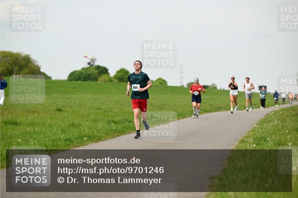 10.05.2026 - 8. Wedeler Halbmarathon Dr. Thomas Lammeyer http://msf.ph/oto/9701246 10.05.2026 11:42:20 Laufen 985 meine-sportfotos.de