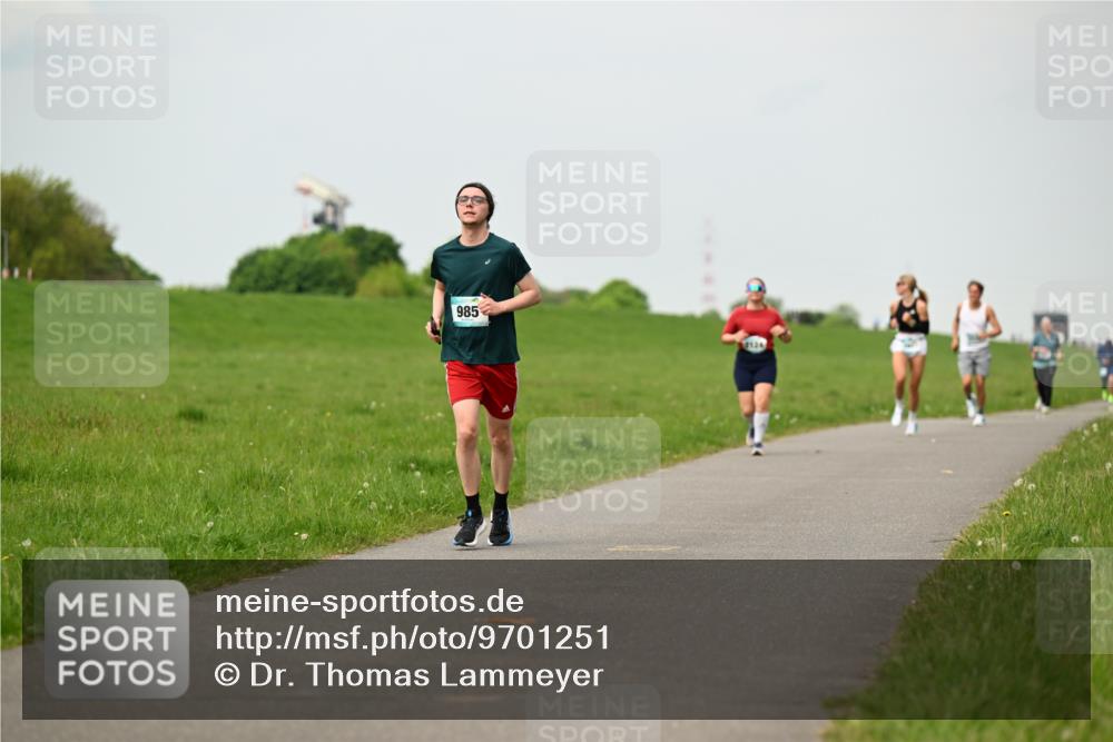10.05.2026 - 8. Wedeler Halbmarathon Dr. Thomas Lammeyer http://msf.ph/oto/9701251 10.05.2026 11:42:21 Laufen 985 meine-sportfotos.de