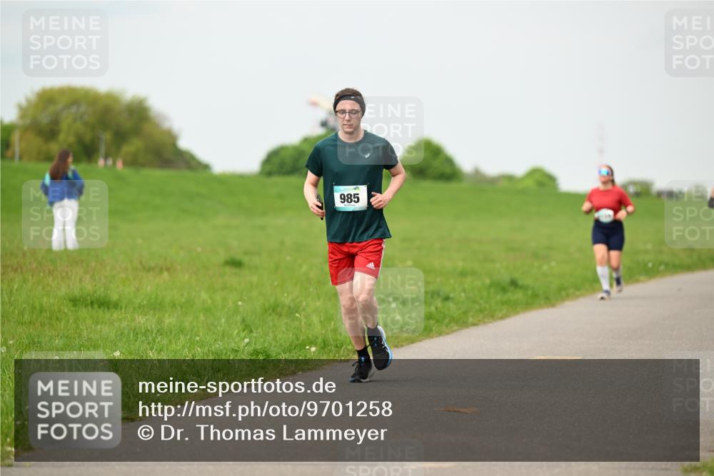 10.05.2026 - 8. Wedeler Halbmarathon Dr. Thomas Lammeyer http://msf.ph/oto/9701258 10.05.2026 11:42:22 Laufen 985 meine-sportfotos.de