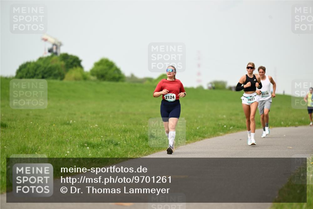 10.05.2026 - 8. Wedeler Halbmarathon Dr. Thomas Lammeyer http://msf.ph/oto/9701261 10.05.2026 11:42:24 Laufen 2124, 2179, 2037 meine-sportfotos.de