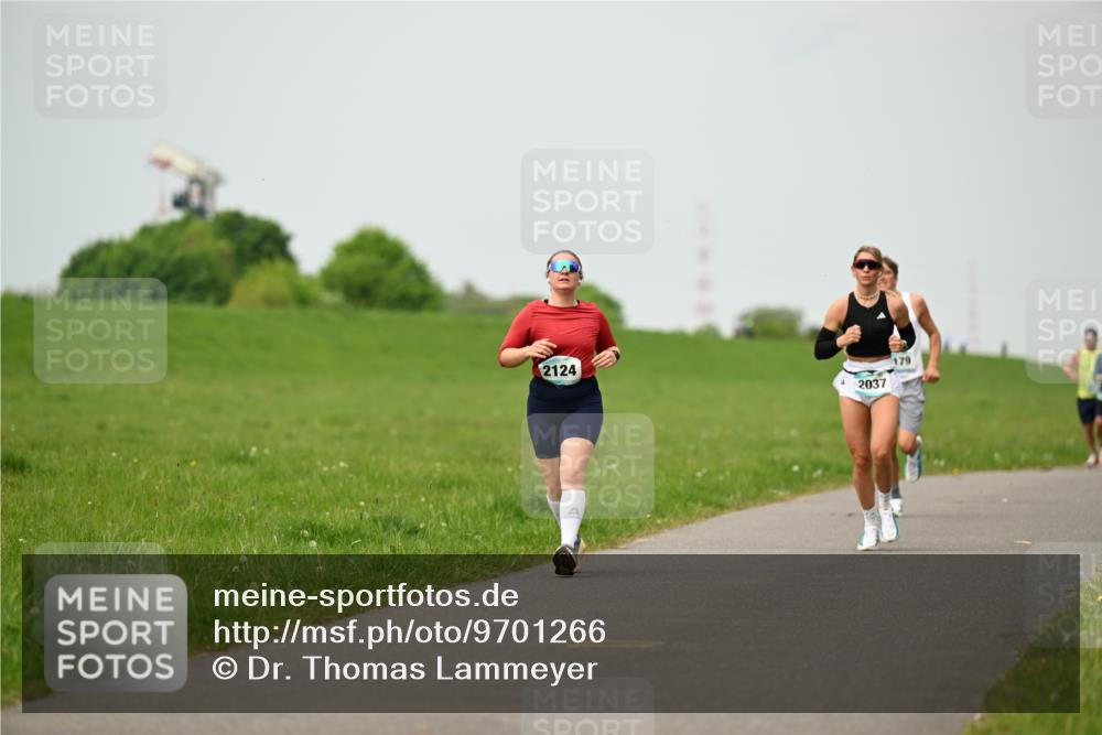 10.05.2026 - 8. Wedeler Halbmarathon Dr. Thomas Lammeyer http://msf.ph/oto/9701266 10.05.2026 11:42:25 Laufen 2124, 2037, 179 meine-sportfotos.de