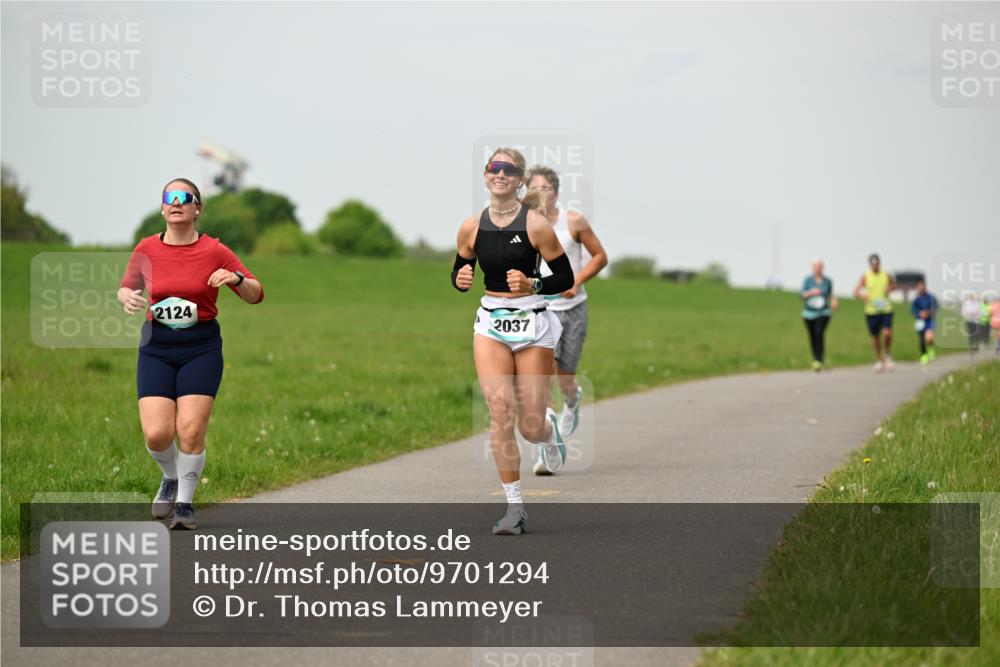 10.05.2026 - 8. Wedeler Halbmarathon Dr. Thomas Lammeyer http://msf.ph/oto/9701294 10.05.2026 11:42:29 Laufen 2124, 2037 meine-sportfotos.de