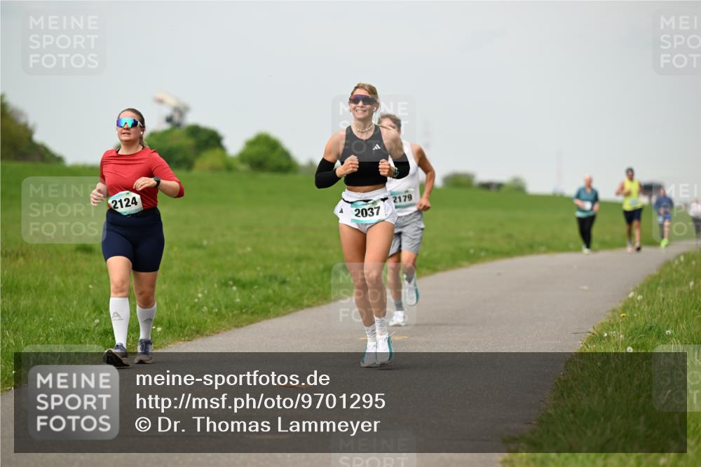 10.05.2026 - 8. Wedeler Halbmarathon Dr. Thomas Lammeyer http://msf.ph/oto/9701295 10.05.2026 11:42:30 Laufen 2124, 2037, 2179 meine-sportfotos.de