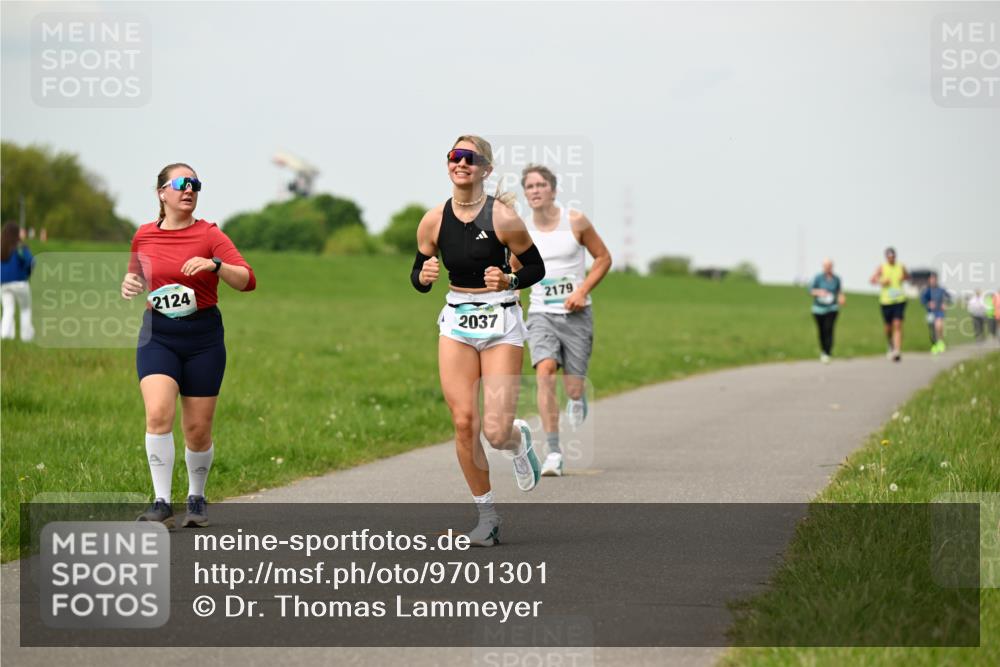 10.05.2026 - 8. Wedeler Halbmarathon Dr. Thomas Lammeyer http://msf.ph/oto/9701301 10.05.2026 11:42:30 Laufen 2124, 2179, 2037 meine-sportfotos.de
