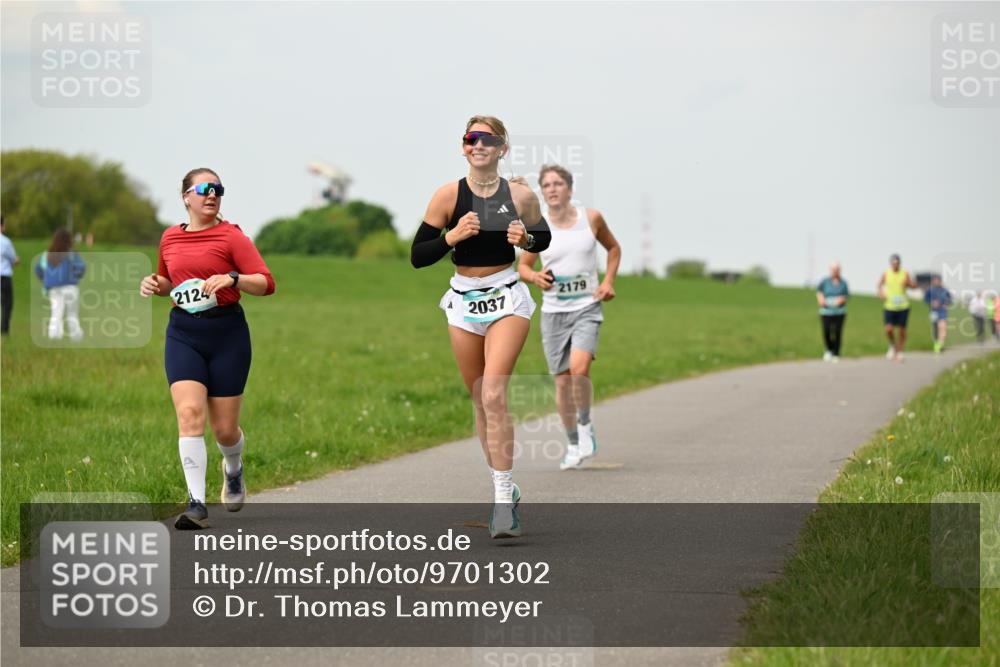 10.05.2026 - 8. Wedeler Halbmarathon Dr. Thomas Lammeyer http://msf.ph/oto/9701302 10.05.2026 11:42:30 Laufen 2124, 2037, 2179 meine-sportfotos.de