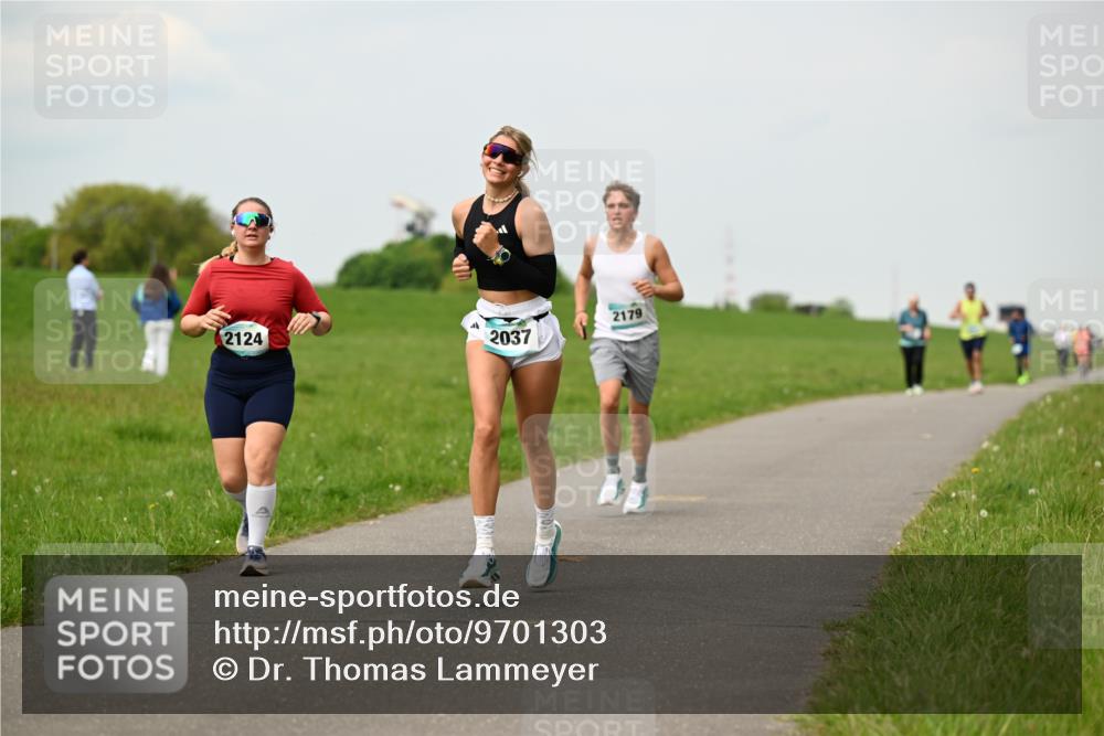 10.05.2026 - 8. Wedeler Halbmarathon Dr. Thomas Lammeyer http://msf.ph/oto/9701303 10.05.2026 11:42:31 Laufen 2124, 2037, 2179 meine-sportfotos.de