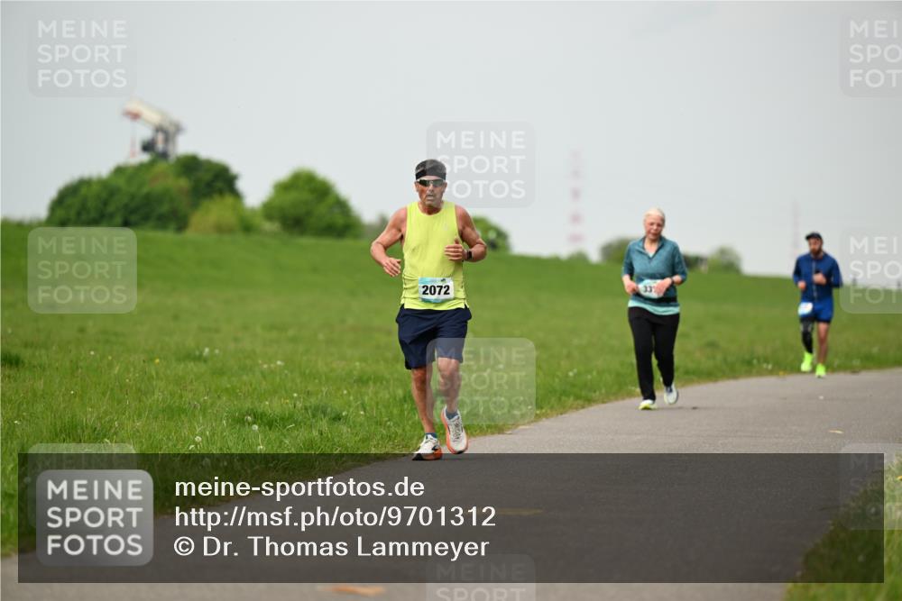10.05.2026 - 8. Wedeler Halbmarathon Dr. Thomas Lammeyer http://msf.ph/oto/9701312 10.05.2026 11:42:41 Laufen 2072 meine-sportfotos.de