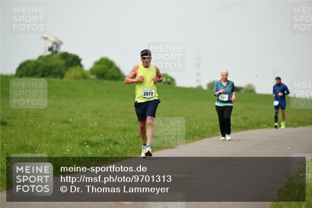10.05.2026 - 8. Wedeler Halbmarathon Dr. Thomas Lammeyer http://msf.ph/oto/9701313 10.05.2026 11:42:41 Laufen 2072, 337 meine-sportfotos.de