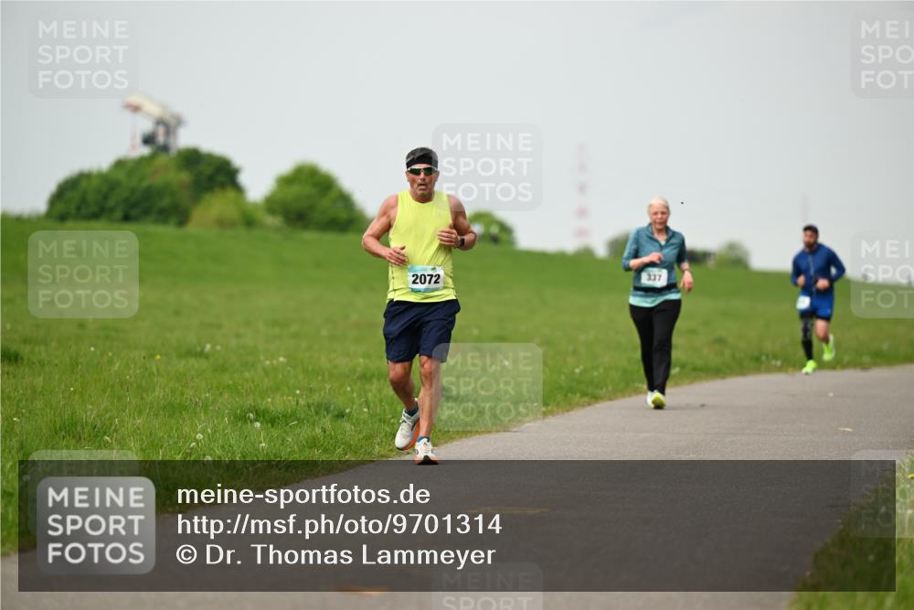10.05.2026 - 8. Wedeler Halbmarathon Dr. Thomas Lammeyer http://msf.ph/oto/9701314 10.05.2026 11:42:41 Laufen 2072 meine-sportfotos.de