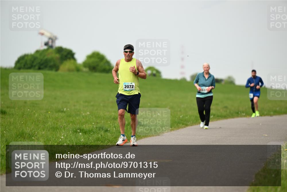 10.05.2026 - 8. Wedeler Halbmarathon Dr. Thomas Lammeyer http://msf.ph/oto/9701315 10.05.2026 11:42:41 Laufen 2072 meine-sportfotos.de