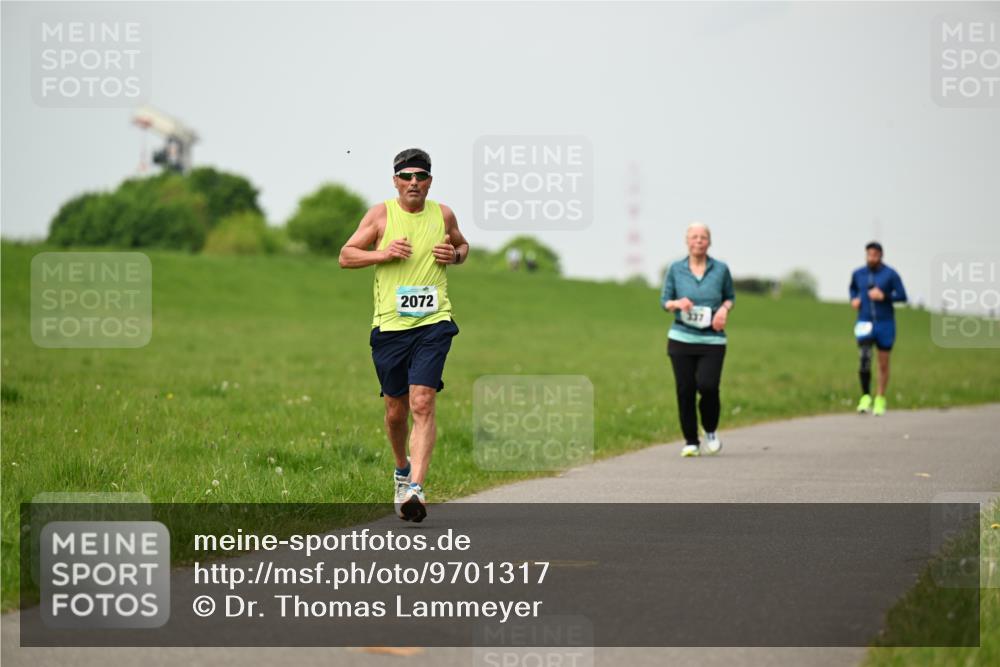 10.05.2026 - 8. Wedeler Halbmarathon Dr. Thomas Lammeyer http://msf.ph/oto/9701317 10.05.2026 11:42:42 Laufen 2072 meine-sportfotos.de