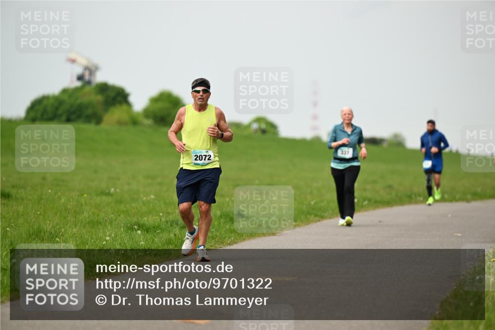 10.05.2026 - 8. Wedeler Halbmarathon Dr. Thomas Lammeyer http://msf.ph/oto/9701322 10.05.2026 11:42:42 Laufen 2072 meine-sportfotos.de