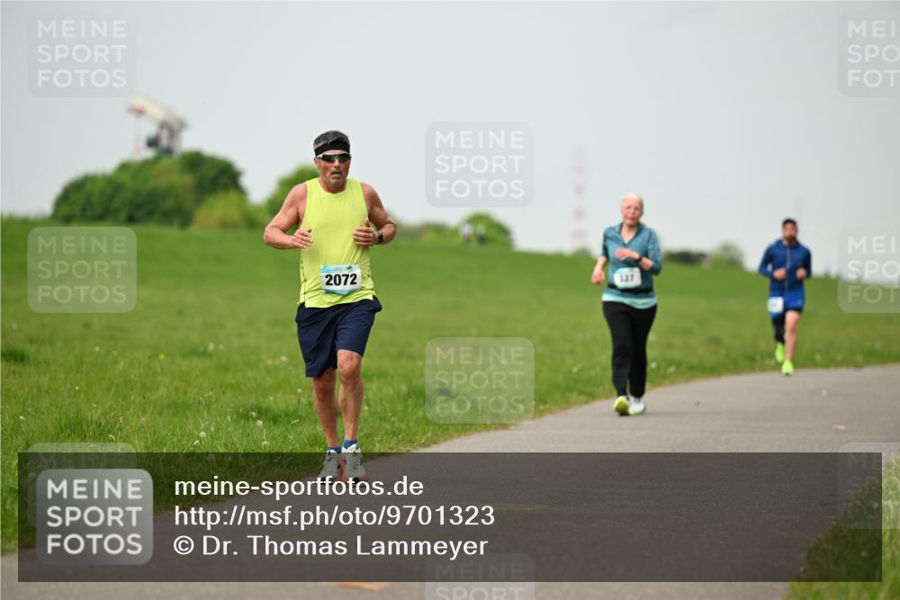 10.05.2026 - 8. Wedeler Halbmarathon Dr. Thomas Lammeyer http://msf.ph/oto/9701323 10.05.2026 11:42:42 Laufen 2072 meine-sportfotos.de