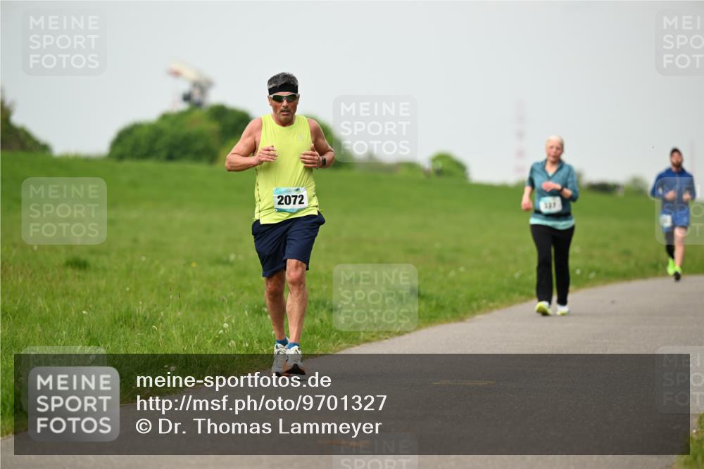 10.05.2026 - 8. Wedeler Halbmarathon Dr. Thomas Lammeyer http://msf.ph/oto/9701327 10.05.2026 11:42:43 Laufen 2072 meine-sportfotos.de