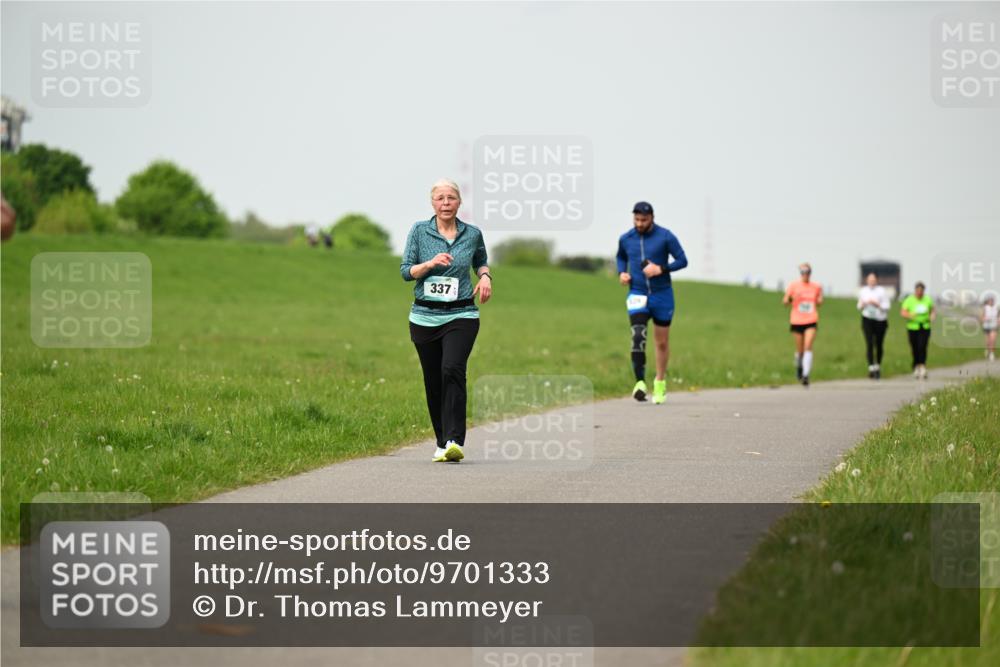 10.05.2026 - 8. Wedeler Halbmarathon Dr. Thomas Lammeyer http://msf.ph/oto/9701333 10.05.2026 11:42:45 Laufen 337 meine-sportfotos.de