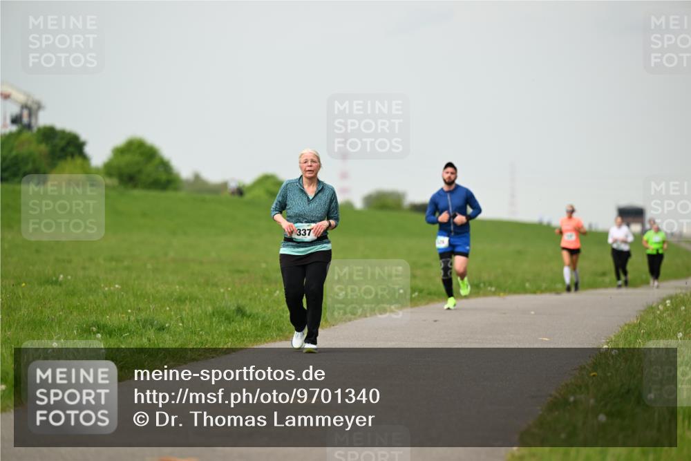 10.05.2026 - 8. Wedeler Halbmarathon Dr. Thomas Lammeyer http://msf.ph/oto/9701340 10.05.2026 11:42:45 Laufen 337 meine-sportfotos.de