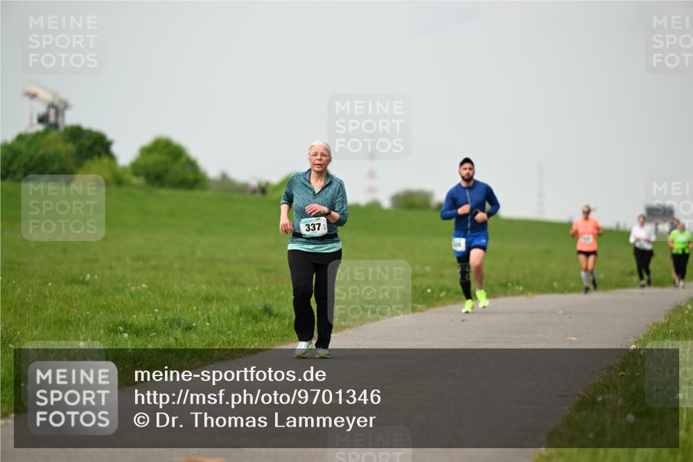10.05.2026 - 8. Wedeler Halbmarathon Dr. Thomas Lammeyer http://msf.ph/oto/9701346 10.05.2026 11:42:46 Laufen 337, 529 meine-sportfotos.de