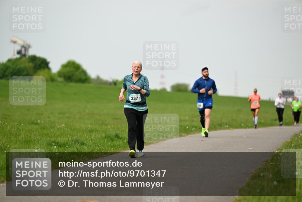 10.05.2026 - 8. Wedeler Halbmarathon Dr. Thomas Lammeyer http://msf.ph/oto/9701347 10.05.2026 11:42:46 Laufen 337 meine-sportfotos.de