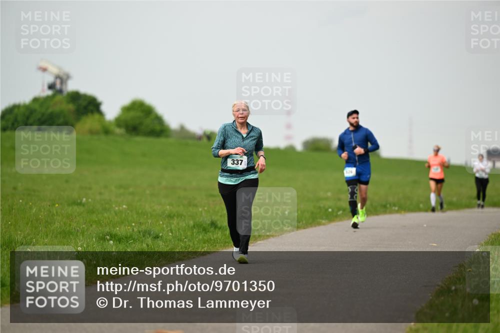 10.05.2026 - 8. Wedeler Halbmarathon Dr. Thomas Lammeyer http://msf.ph/oto/9701350 10.05.2026 11:42:47 Laufen 337, 329 meine-sportfotos.de
