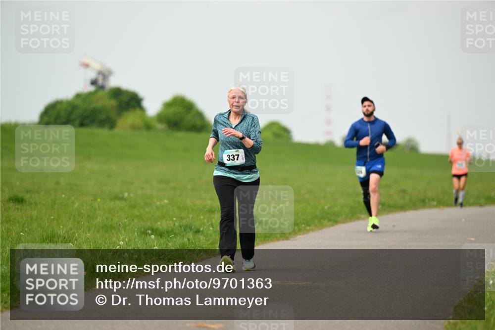 10.05.2026 - 8. Wedeler Halbmarathon Dr. Thomas Lammeyer http://msf.ph/oto/9701363 10.05.2026 11:42:49 Laufen 337 meine-sportfotos.de