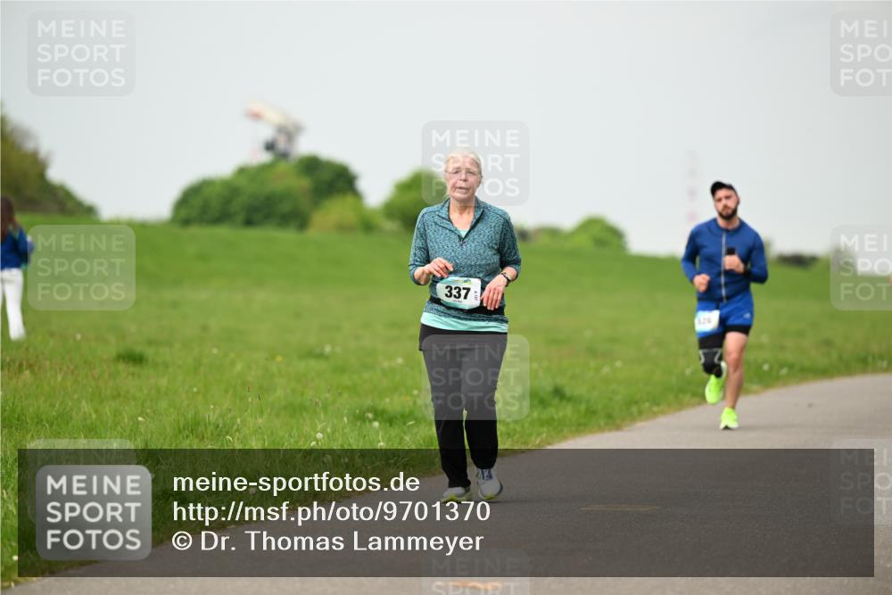 10.05.2026 - 8. Wedeler Halbmarathon Dr. Thomas Lammeyer http://msf.ph/oto/9701370 10.05.2026 11:42:49 Laufen 337, 129 meine-sportfotos.de