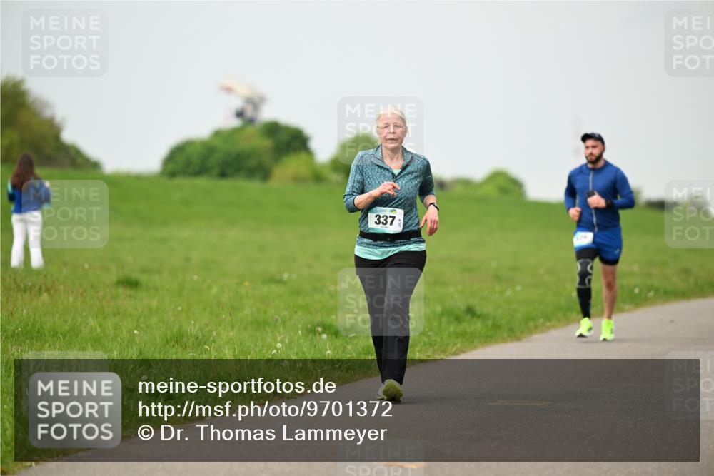 10.05.2026 - 8. Wedeler Halbmarathon Dr. Thomas Lammeyer http://msf.ph/oto/9701372 10.05.2026 11:42:50 Laufen 337 meine-sportfotos.de