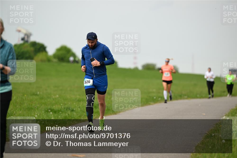 10.05.2026 - 8. Wedeler Halbmarathon Dr. Thomas Lammeyer http://msf.ph/oto/9701376 10.05.2026 11:42:53 Laufen 526 meine-sportfotos.de