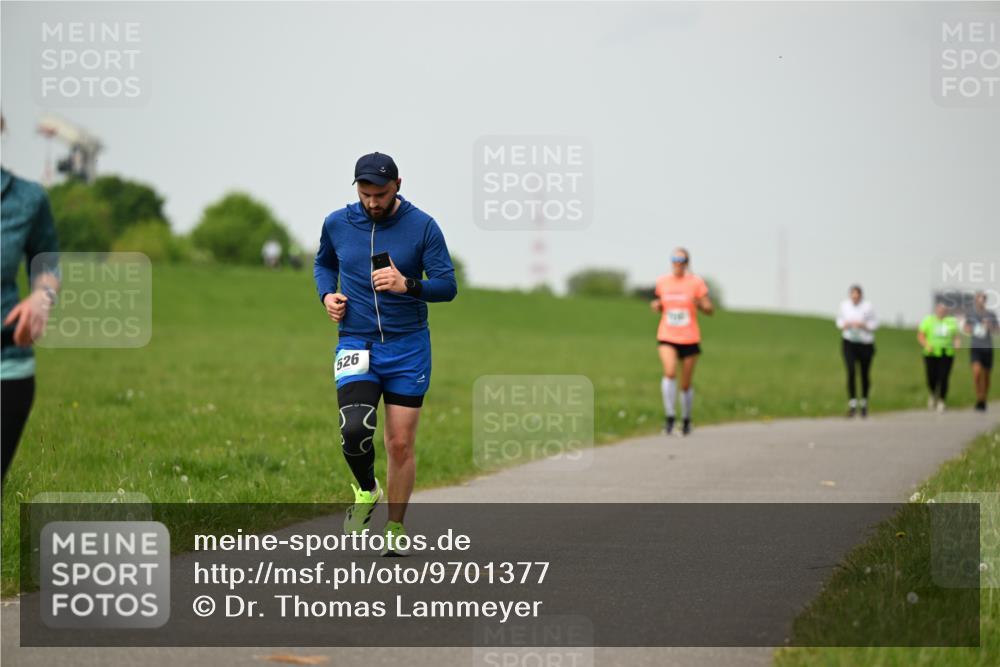 10.05.2026 - 8. Wedeler Halbmarathon Dr. Thomas Lammeyer http://msf.ph/oto/9701377 10.05.2026 11:42:53 Laufen 526 meine-sportfotos.de