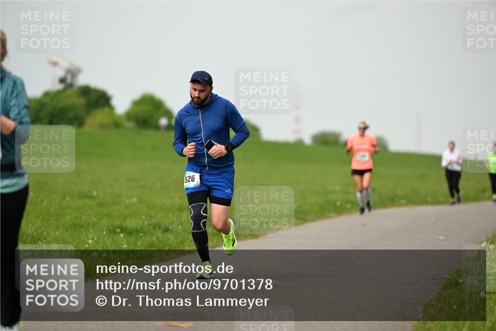 10.05.2026 - 8. Wedeler Halbmarathon Dr. Thomas Lammeyer http://msf.ph/oto/9701378 10.05.2026 11:42:53 Laufen 526 meine-sportfotos.de
