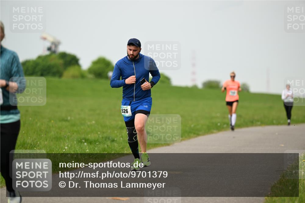 10.05.2026 - 8. Wedeler Halbmarathon Dr. Thomas Lammeyer http://msf.ph/oto/9701379 10.05.2026 11:42:54 Laufen 526 meine-sportfotos.de