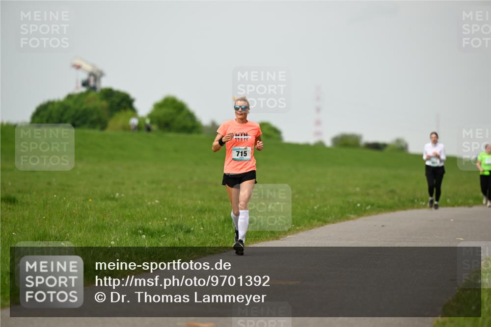 10.05.2026 - 8. Wedeler Halbmarathon Dr. Thomas Lammeyer http://msf.ph/oto/9701392 10.05.2026 11:42:59 Laufen 715 meine-sportfotos.de