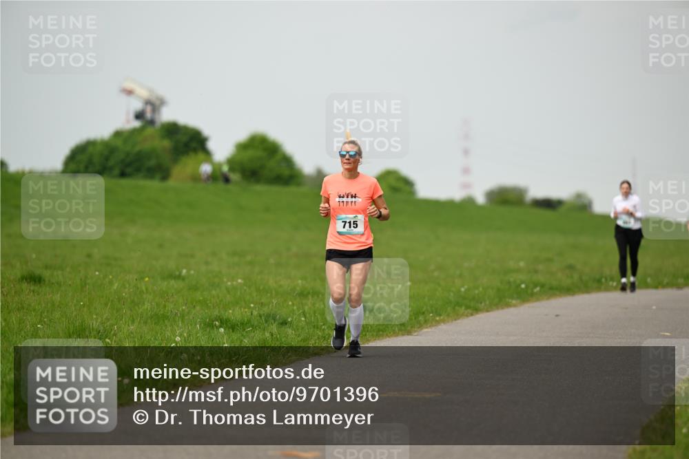 10.05.2026 - 8. Wedeler Halbmarathon Dr. Thomas Lammeyer http://msf.ph/oto/9701396 10.05.2026 11:43:00 Laufen 715 meine-sportfotos.de