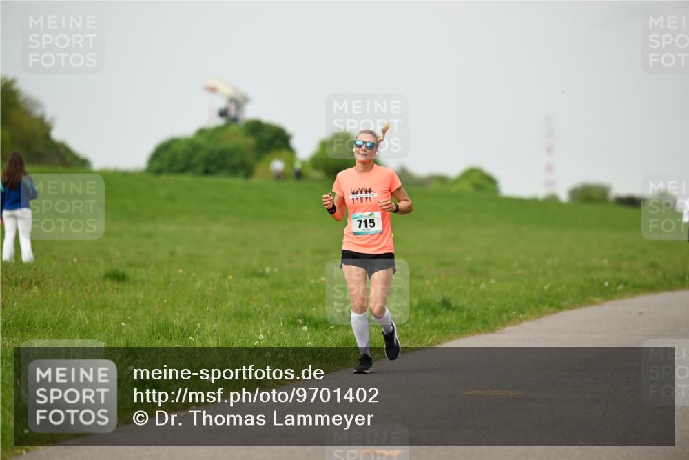 10.05.2026 - 8. Wedeler Halbmarathon Dr. Thomas Lammeyer http://msf.ph/oto/9701402 10.05.2026 11:43:01 Laufen 715 meine-sportfotos.de