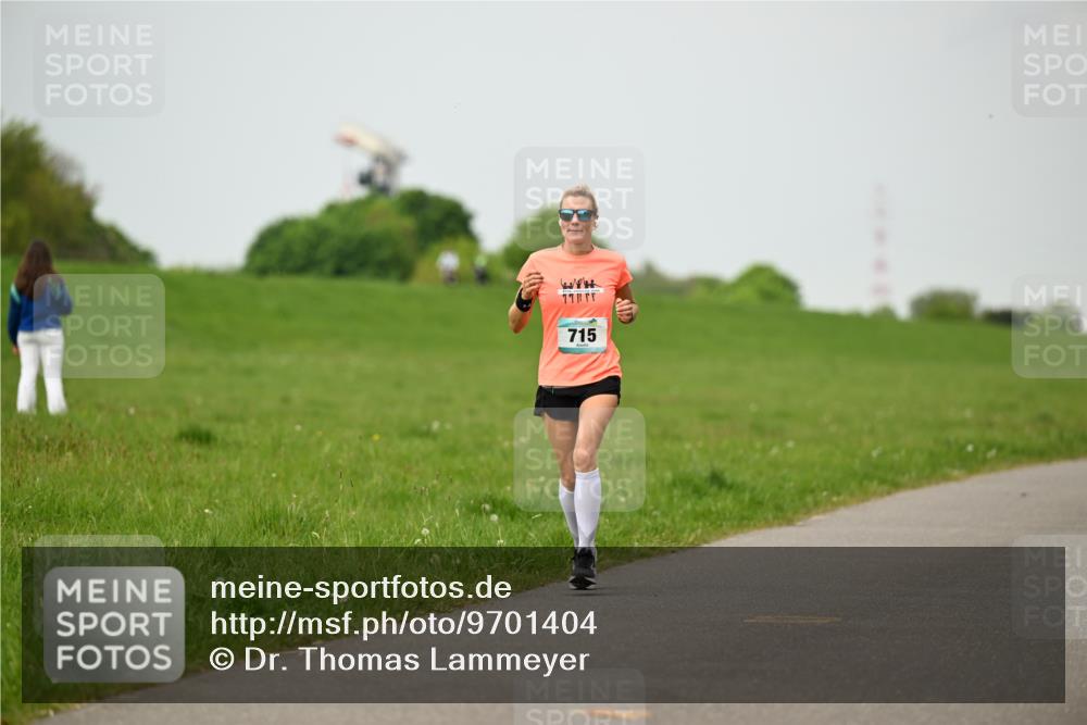 10.05.2026 - 8. Wedeler Halbmarathon Dr. Thomas Lammeyer http://msf.ph/oto/9701404 10.05.2026 11:43:01 Laufen 715 meine-sportfotos.de