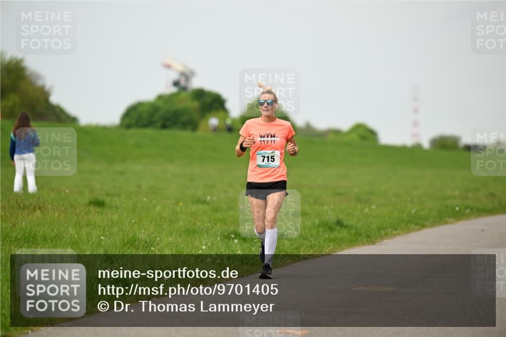 10.05.2026 - 8. Wedeler Halbmarathon Dr. Thomas Lammeyer http://msf.ph/oto/9701405 10.05.2026 11:43:01 Laufen 715 meine-sportfotos.de