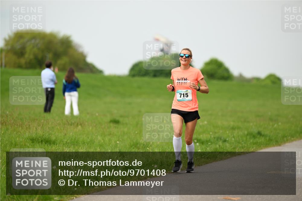 10.05.2026 - 8. Wedeler Halbmarathon Dr. Thomas Lammeyer http://msf.ph/oto/9701408 10.05.2026 11:43:02 Laufen 715 meine-sportfotos.de