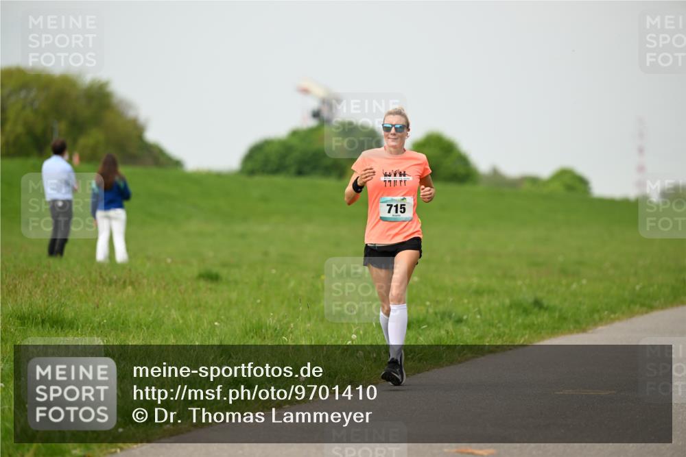 10.05.2026 - 8. Wedeler Halbmarathon Dr. Thomas Lammeyer http://msf.ph/oto/9701410 10.05.2026 11:43:01 Laufen 715 meine-sportfotos.de