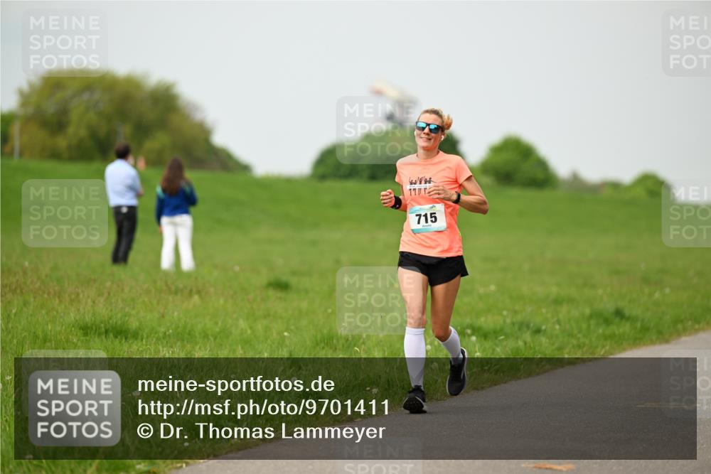 10.05.2026 - 8. Wedeler Halbmarathon Dr. Thomas Lammeyer http://msf.ph/oto/9701411 10.05.2026 11:43:02 Laufen 715 meine-sportfotos.de