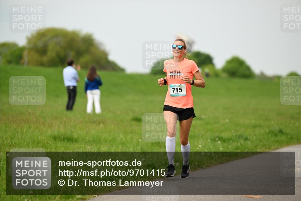 10.05.2026 - 8. Wedeler Halbmarathon Dr. Thomas Lammeyer http://msf.ph/oto/9701415 10.05.2026 11:43:02 Laufen 715 meine-sportfotos.de