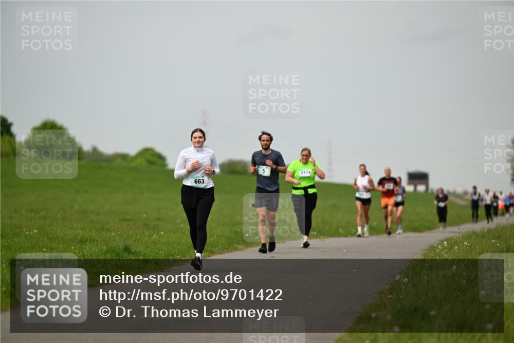 10.05.2026 - 8. Wedeler Halbmarathon Dr. Thomas Lammeyer http://msf.ph/oto/9701422 10.05.2026 11:43:10 Laufen 2174, 663 meine-sportfotos.de