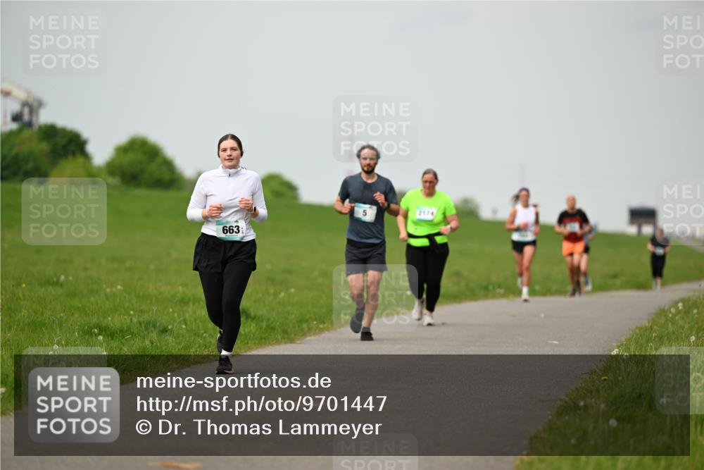 10.05.2026 - 8. Wedeler Halbmarathon Dr. Thomas Lammeyer http://msf.ph/oto/9701447 10.05.2026 11:43:14 Laufen 2174, 663 meine-sportfotos.de