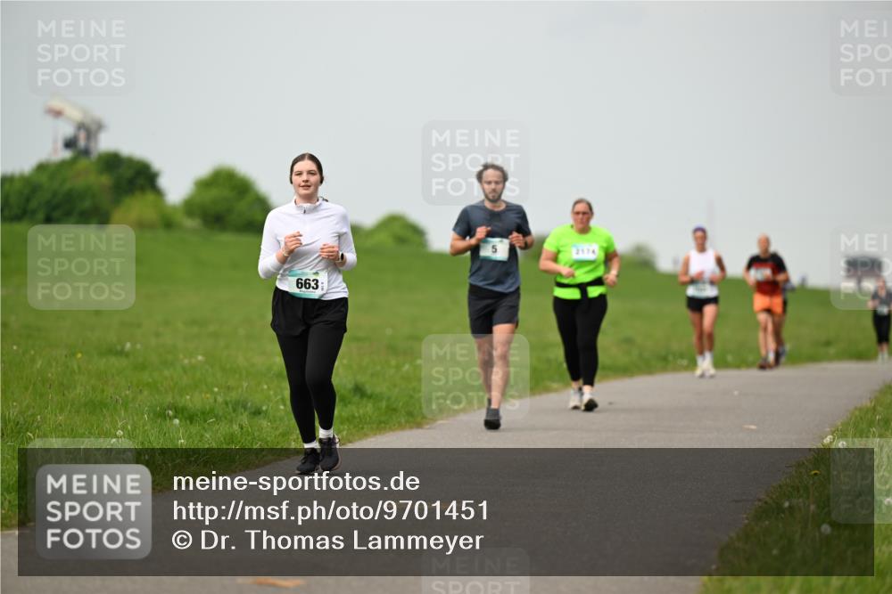 10.05.2026 - 8. Wedeler Halbmarathon Dr. Thomas Lammeyer http://msf.ph/oto/9701451 10.05.2026 11:43:14 Laufen 663 meine-sportfotos.de